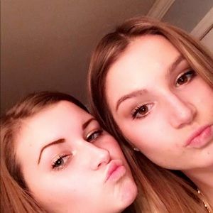 Meet your Posher, Caroline